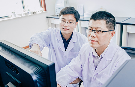 致力于為全球客戶提供全方位系統(tǒng)解決方案，成為他們最值得信賴的合作伙伴。
